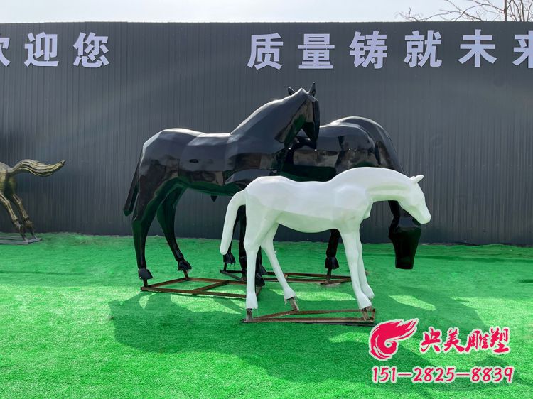 几何切面马儿-玻璃钢抽象几何雕塑马图片 几何切面马儿-玻璃钢抽象几何雕塑马图片