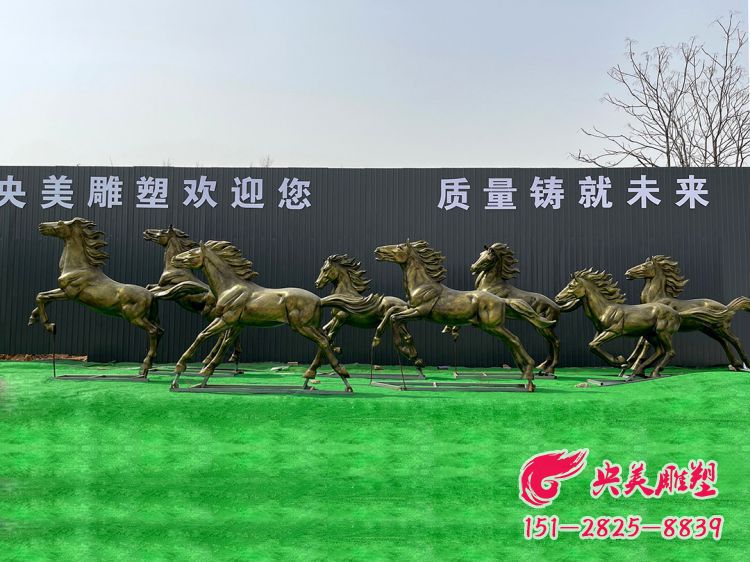 八骏马雕塑-玻璃钢仿铜奔腾八骏马马群雕塑图片