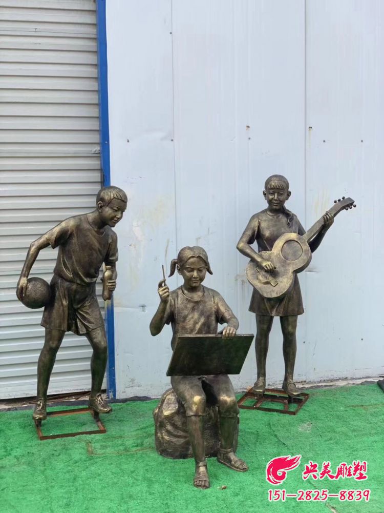 小孩仿铜像-玻璃钢打篮球、画画、弹吉他少年人物雕塑图片