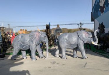 仿真大象-玻璃钢彩绘仿真动物雕塑之大象