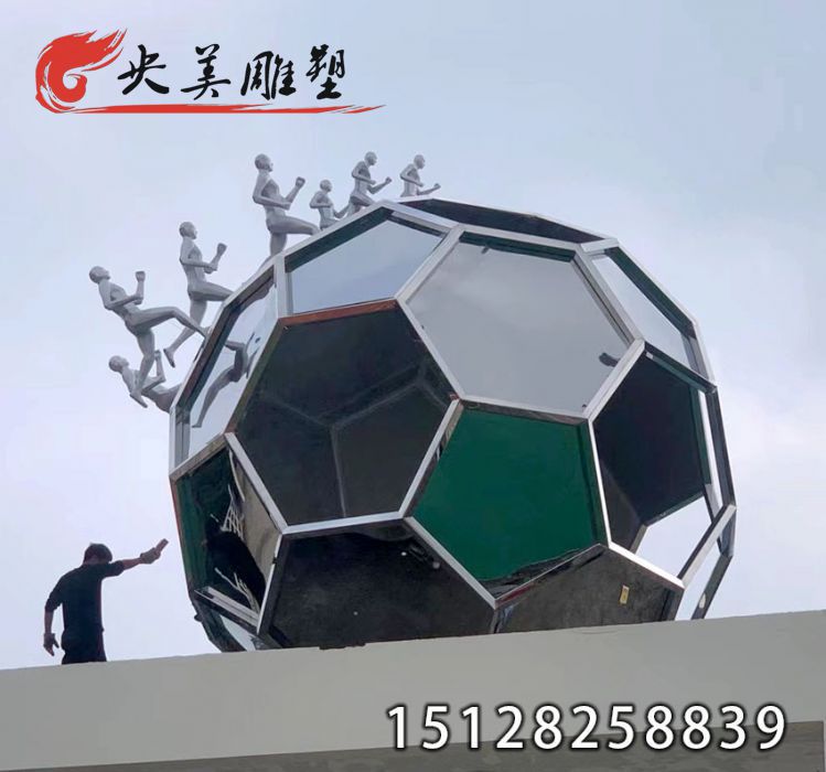 不锈钢雕塑-校园体育主题大型足球运动人物景观图片 不锈钢雕塑-校园体育主题大型足球运动人物景观图片