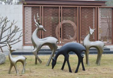 玻璃钢抽象鹿雕塑-房地产景观装饰几何鹿园林雕塑