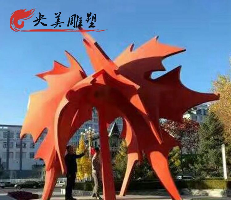 公园不锈钢抽象喷漆枫叶雕塑图片 公园不锈钢抽象喷漆枫叶雕塑图片