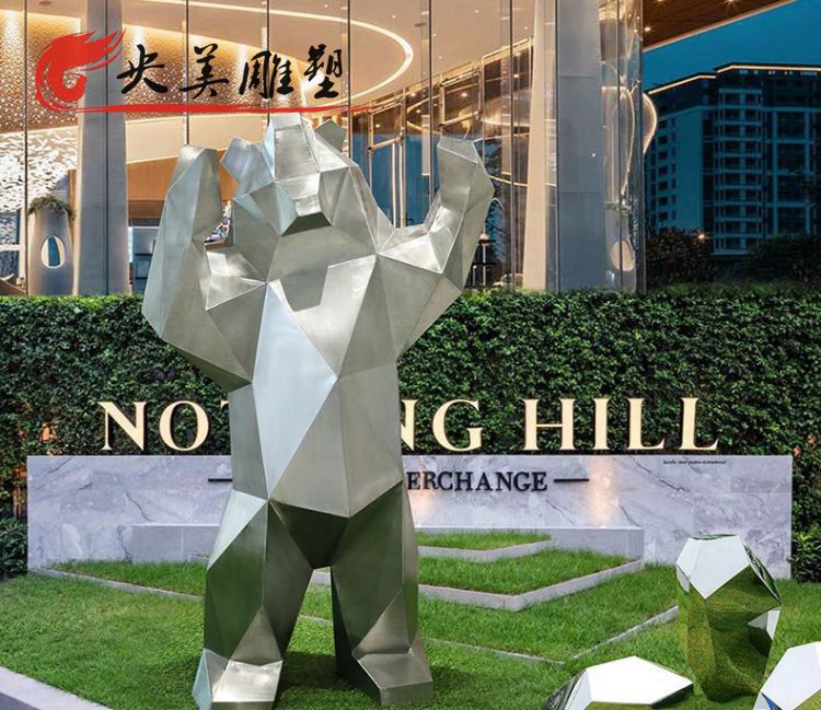 公园不锈钢创意切面几何熊雕塑图片 公园不锈钢创意切面几何熊雕塑图片