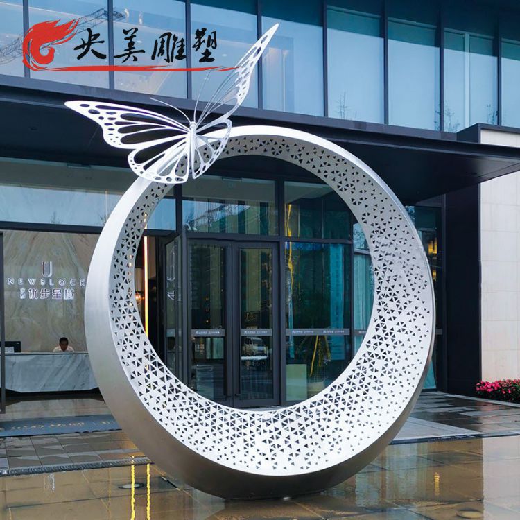 商场户外镂空不锈钢圆环蝴蝶雕塑图片 商场户外镂空不锈钢圆环蝴蝶雕塑图片