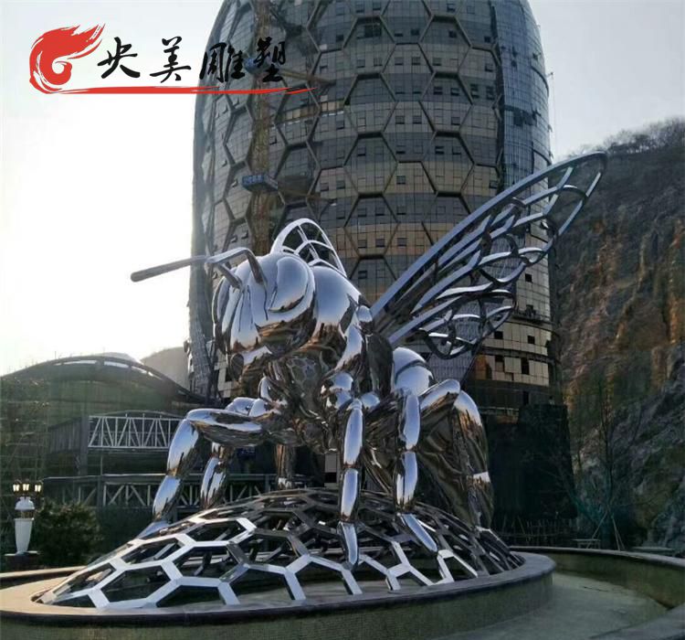 广场不锈钢镜面蜜蜂雕塑图片 广场不锈钢镜面蜜蜂雕塑图片