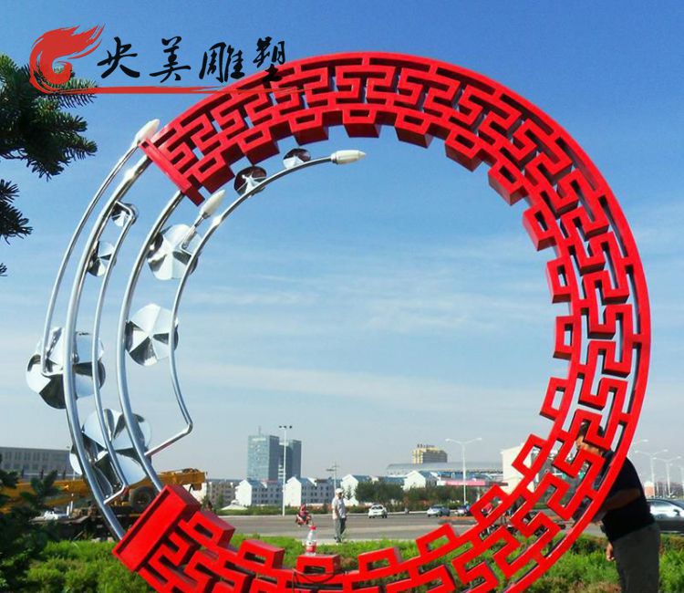 广场不锈钢镂空花环雕塑图片 广场不锈钢镂空花环雕塑图片