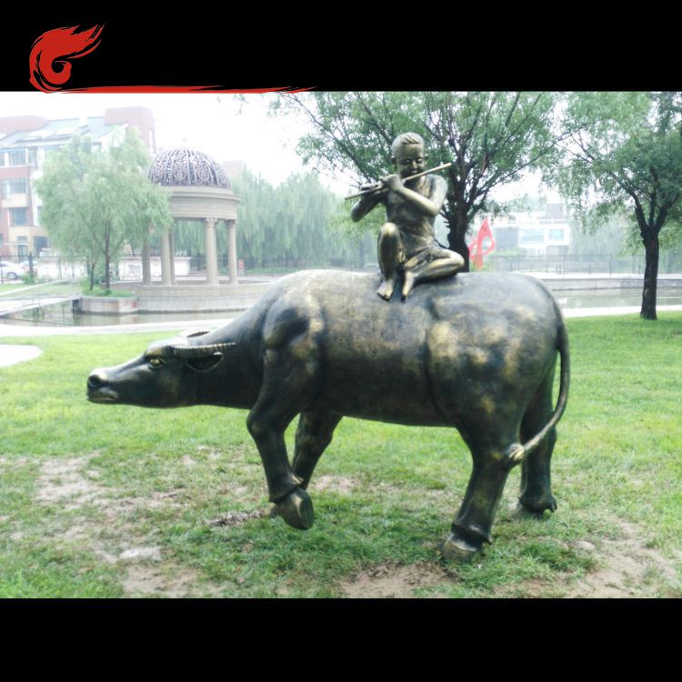 公园玻璃钢仿铜牧童牛雕塑图片 公园玻璃钢仿铜牧童牛雕塑图片