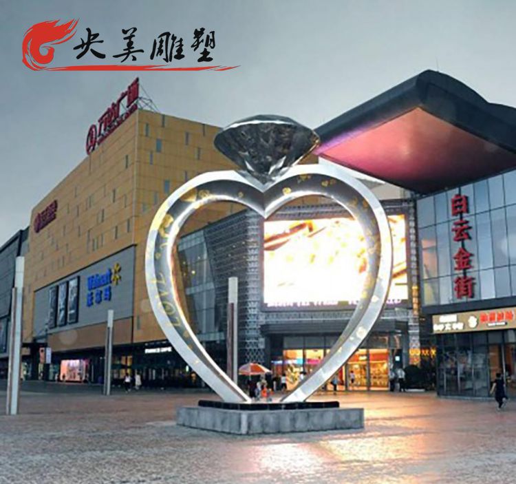 广场不锈钢钻戒雕塑图片 广场不锈钢钻戒雕塑图片