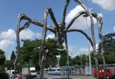 广场不锈钢抽象蜘蛛雕塑