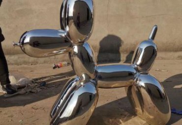 不锈钢镜面气球狗雕塑