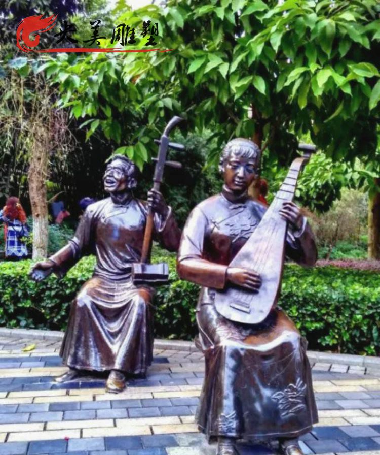 公园摆放琵琶二胡演奏人物铜雕图片