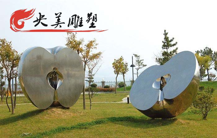 园林摆放不锈钢镜面苹果雕塑图片 园林摆放不锈钢镜面苹果雕塑图片
