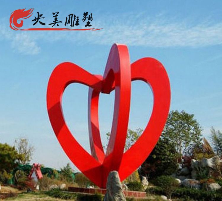 广场不锈钢镂空爱心雕塑图片 广场不锈钢镂空爱心雕塑图片