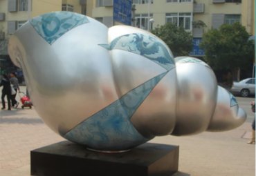 广场摆放玻璃钢海螺雕塑