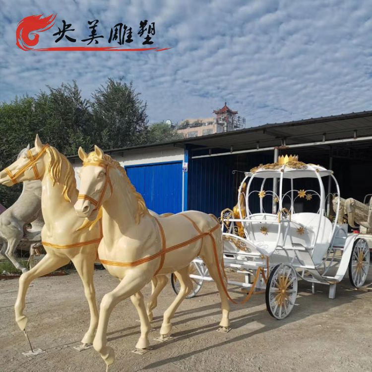 景区广场摆放不锈钢镂空马车雕塑图片 景区广场摆放不锈钢镂空马车雕塑图片