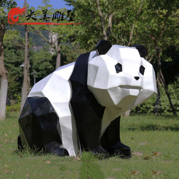 商业地产摆放玻璃钢几何切面熊猫雕塑图片 商业地产摆放玻璃钢几何切面熊猫雕塑图片