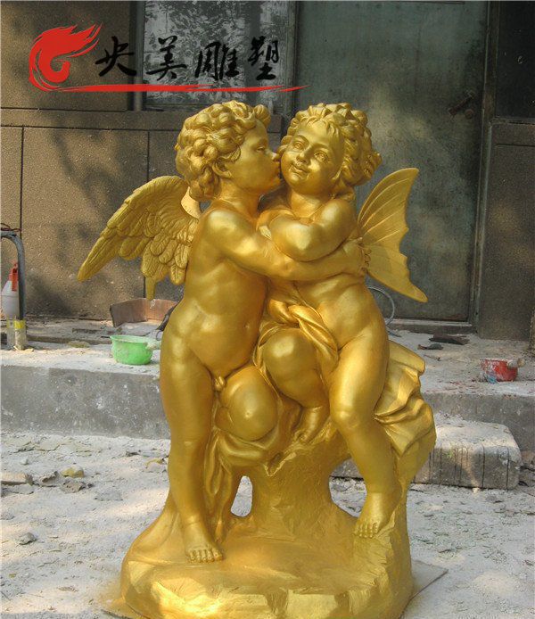 地产摆放玻璃钢小天使人物雕塑图片 地产摆放玻璃钢小天使人物雕塑图片