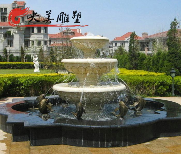 小区玻璃钢仿铜鲤鱼喷泉雕塑图片 小区玻璃钢仿铜鲤鱼喷泉雕塑图片