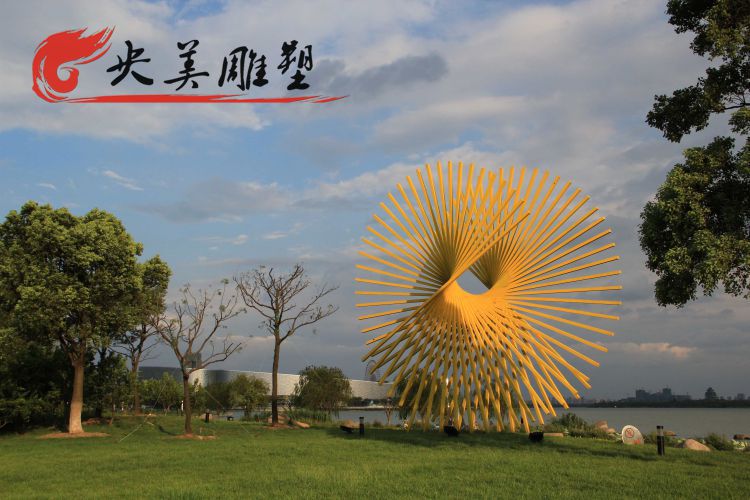 园林绿地摆放不锈钢镂空艺术雕塑图片 园林绿地摆放不锈钢镂空艺术雕塑图片