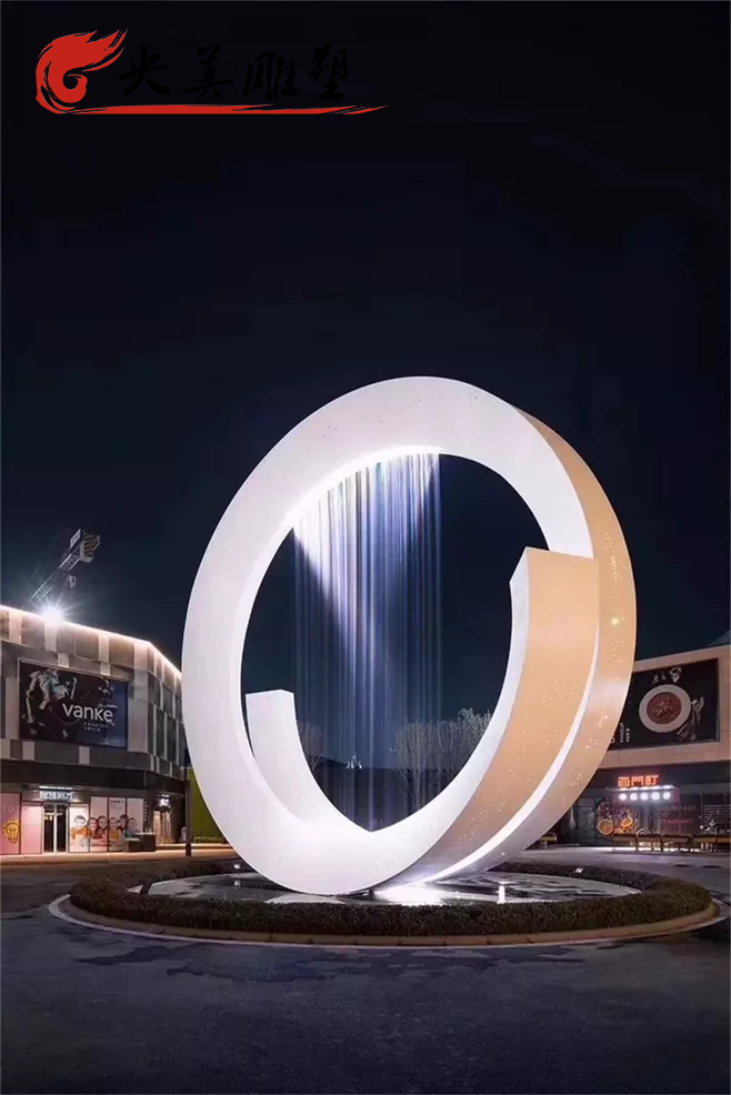 广场大型不锈钢镜面圆环水景雕塑图片 广场大型不锈钢镜面圆环水景雕塑图片