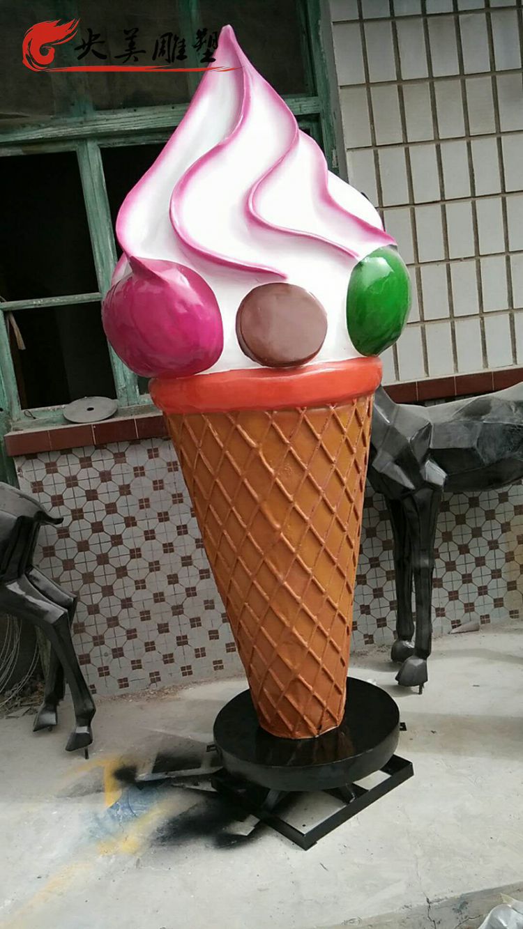 店铺摆放玻璃钢冰淇淋雕塑图片