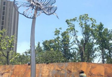 小区摆放不锈钢花树亮化景观雕塑
