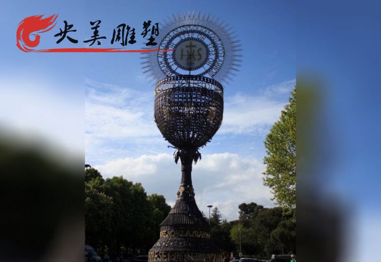 广场摆放不锈钢镂空奖杯雕塑图片 广场摆放不锈钢镂空奖杯雕塑图片