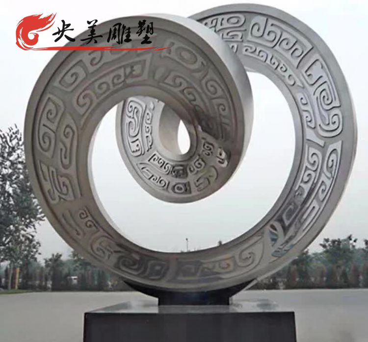 广场不锈钢浮雕抽象艺术圆环雕塑图片 广场不锈钢浮雕抽象艺术圆环雕塑图片