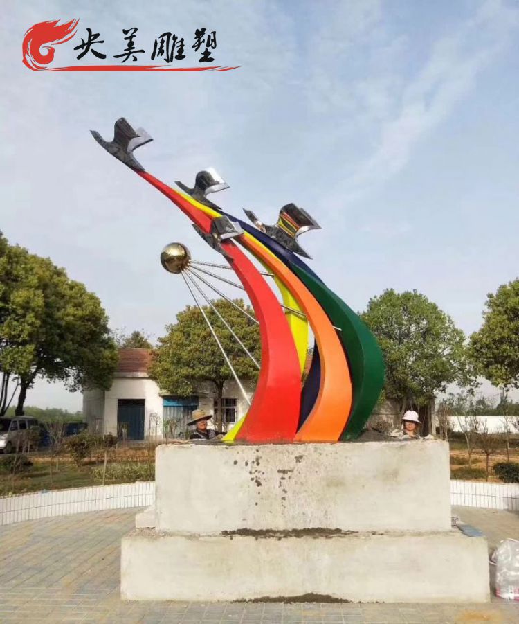 广场不锈钢彩绘抽象飞翔景观雕塑图片 广场不锈钢彩绘抽象飞翔景观雕塑图片