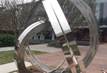 户外公园摆放不锈钢抽象镜面圆环雕塑