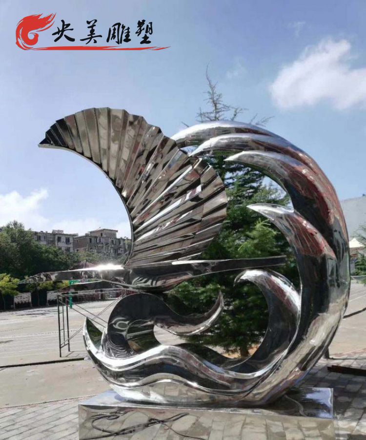 广场摆放不锈钢镜面抽象景观雕塑图片 广场摆放不锈钢镜面抽象景观雕塑图片