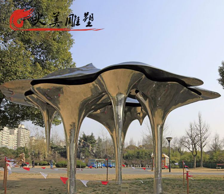 园林广场摆放不锈钢抽象钟乳石雕塑图片 园林广场摆放不锈钢抽象钟乳石雕塑图片