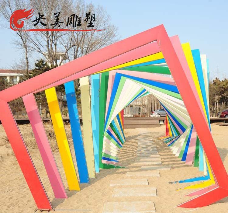 广场不锈钢彩绘相框拱门雕塑图片 广场不锈钢彩绘相框拱门雕塑图片