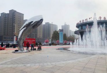 广场不锈钢大型镜面鲸鱼景观雕塑