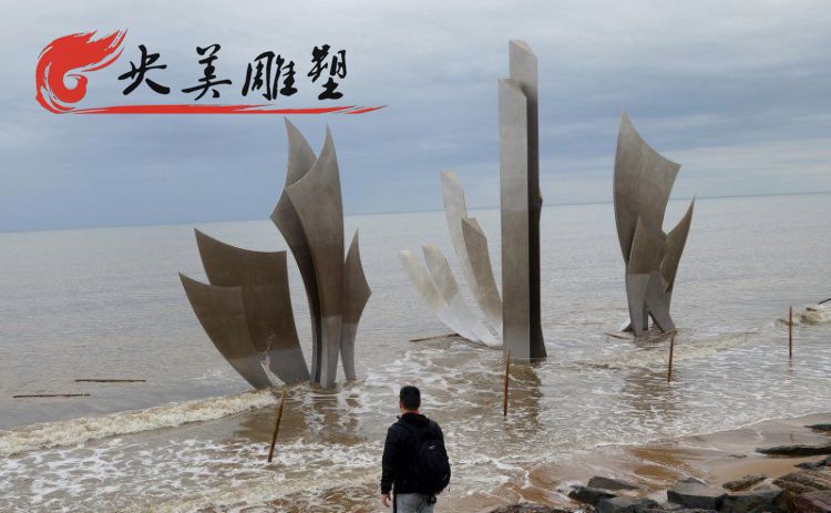 景点海边安装不锈钢抽象船帆水景观雕塑图片