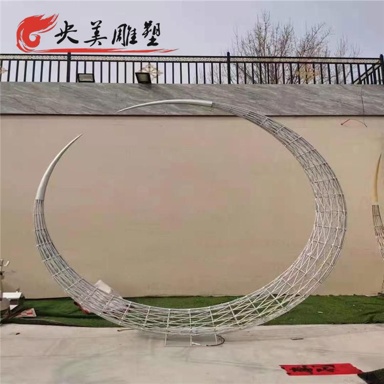 别墅园林不锈钢镂空月亮造型景观雕塑图片 别墅园林不锈钢镂空月亮造型景观雕塑图片