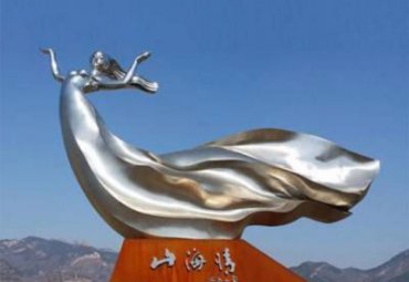 景点广场摆放大型不锈钢抽象美女雕像