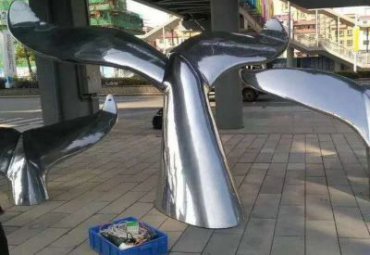 广场不锈钢镜面创意鱼尾景观雕塑