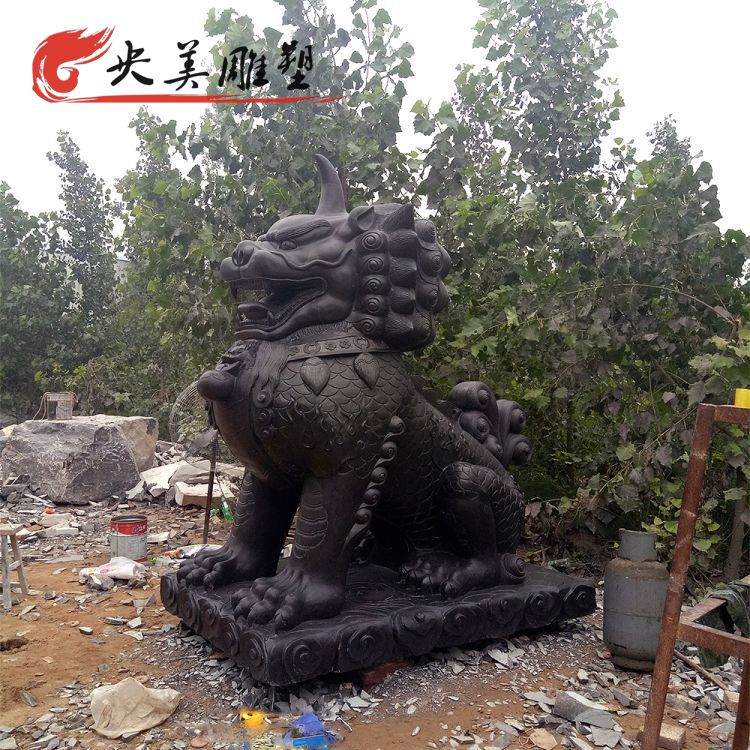 小区别墅门口摆件玻璃钢仿铜镇宅獬豸雕塑图片 小区别墅门口摆件玻璃钢仿铜镇宅獬豸雕塑图片