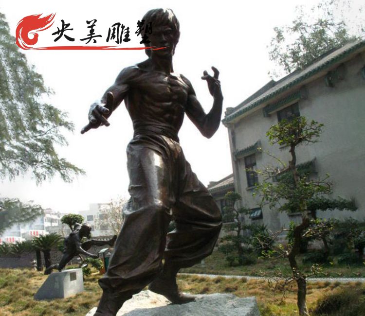 世界名人李小龙玻璃钢仿铜户外园林装饰图片 世界名人李小龙玻璃钢仿铜户外园林装饰图片
