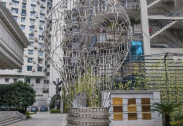 户外广场不锈钢创意金属镂空灯泡雕塑