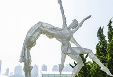 公园摆放不锈钢镂空抽象体操运动员雕塑