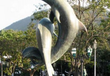 广场园林玻璃钢抽象跳跃的水景动物景观海豚雕塑