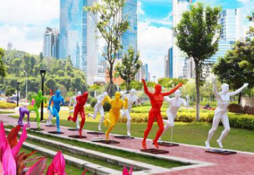 广场园林玻璃钢抽象运动跑步的人物雕塑