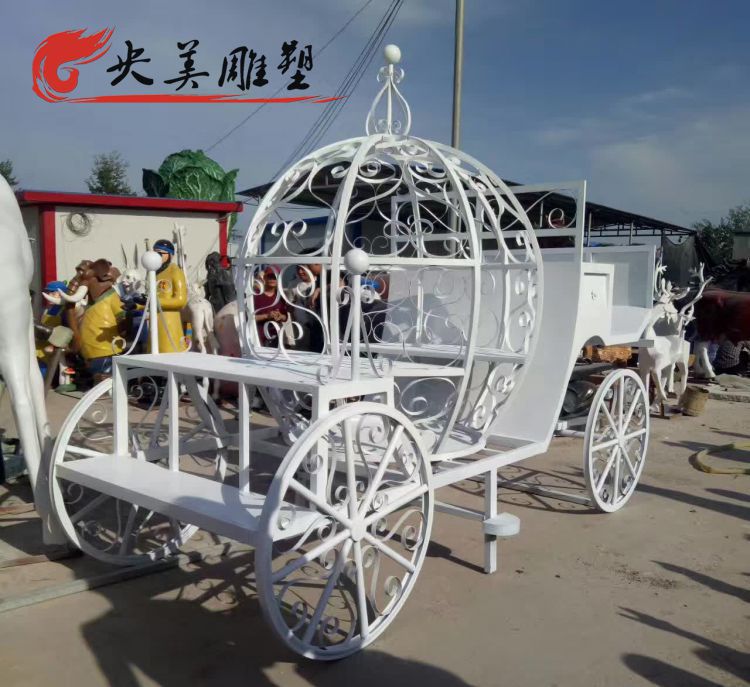 景点广场摆放不锈钢镂空南瓜马车景观雕塑图片 景点广场摆放不锈钢镂空南瓜马车景观雕塑图片