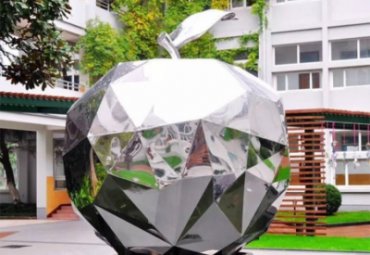 不锈钢苹果景观广场几何块面抽象水果景观雕塑
