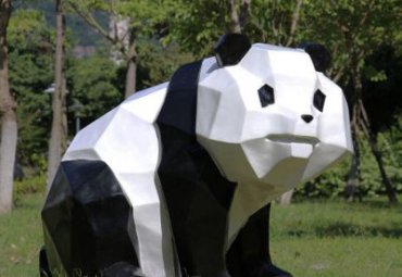 景点园林户外摆放玻璃钢几何熊猫雕塑