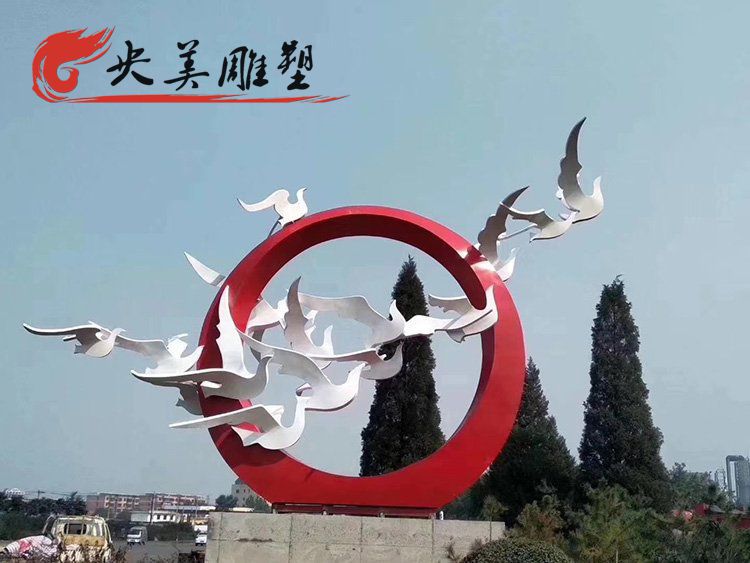 公园摆放不锈钢飞翔鸽子圆环景观雕塑图片