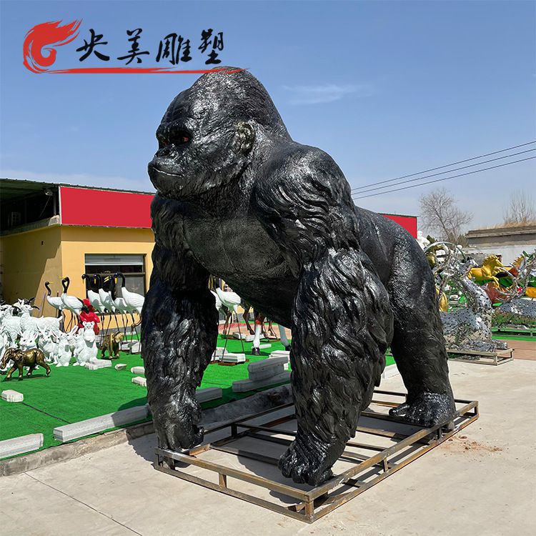 游乐园玻璃钢大型仿真动物猩猩雕塑图片 游乐园玻璃钢大型仿真动物猩猩雕塑图片